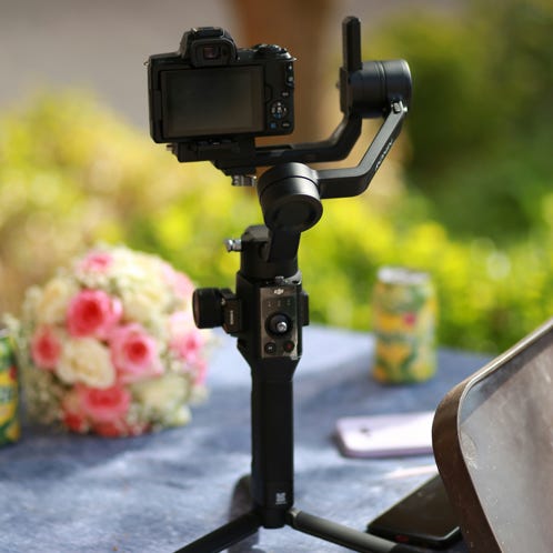 Immagine gratuita di adulto, apprendimento, banco